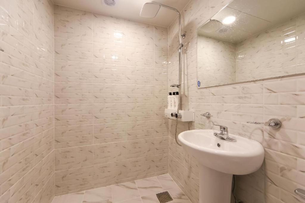 Prince Motel Pusan Zewnętrze zdjęcie